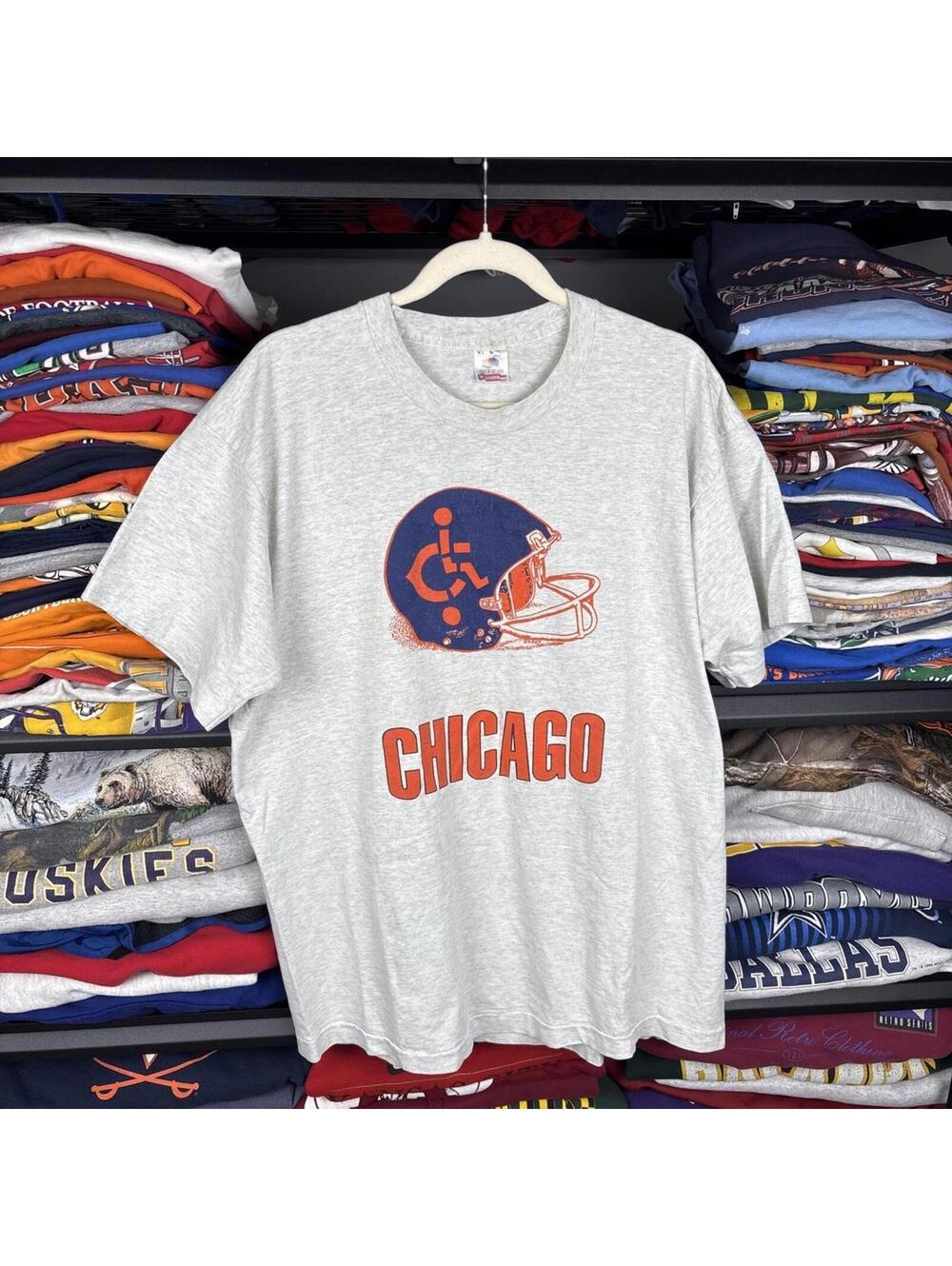 Vintage 90s Chicago Bears Helmet T Shirt Gray Fruit of the Loom Sz XL